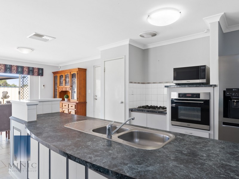 9 Kilmurray Elbow, Huntingdale WA 6110