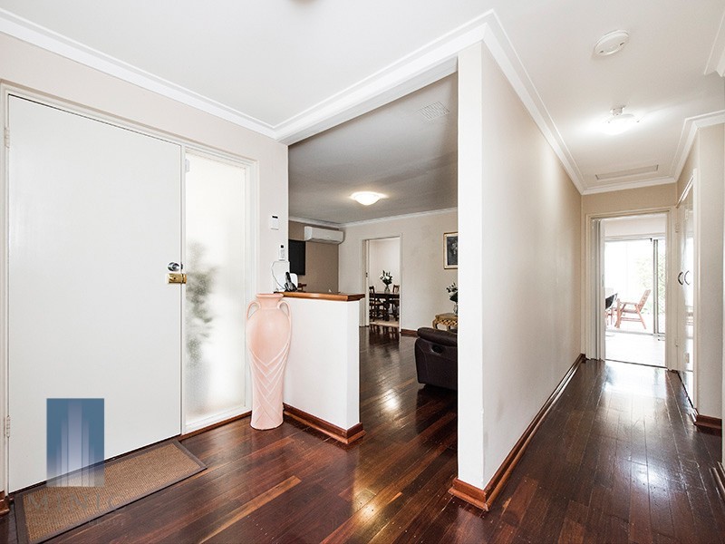 1/64 Vahland Avenue, Riverton WA 6148