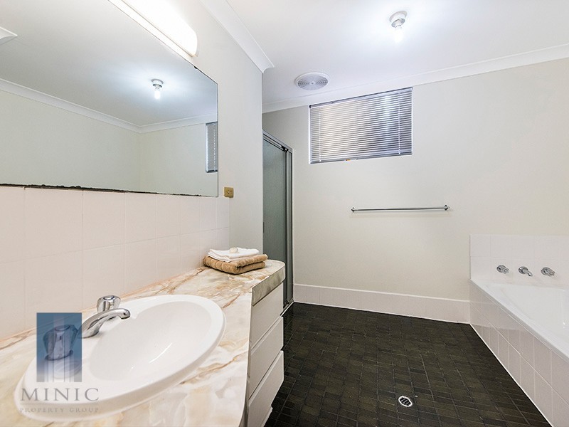 10 Dellavanzo Street, Maddington WA 6109