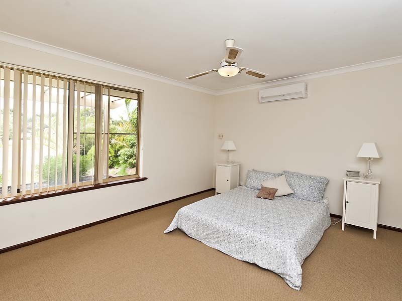 8 Gladstone Road, Leeming WA 6149