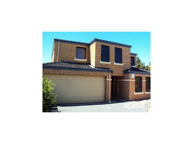 2/4 Holfors, Wilson WA 6107