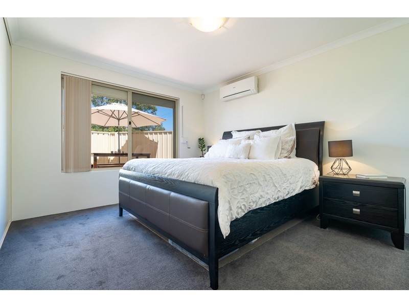11/11 Longhurst Way, Queens Park WA 6107