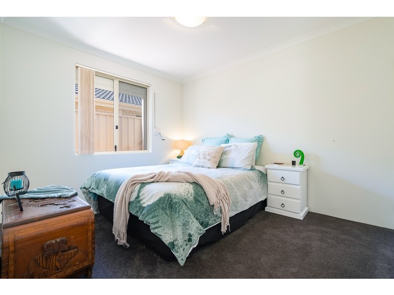 11/11 Longhurst Way, Queens Park WA 6107