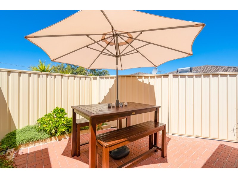 11/11 Longhurst Way, Queens Park WA 6107