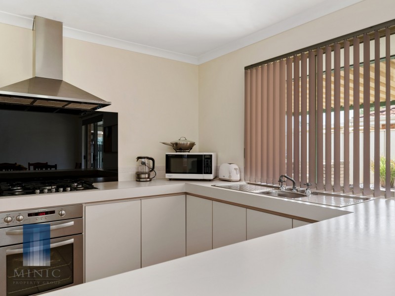 35 Baxter Close, Huntingdale WA 6110