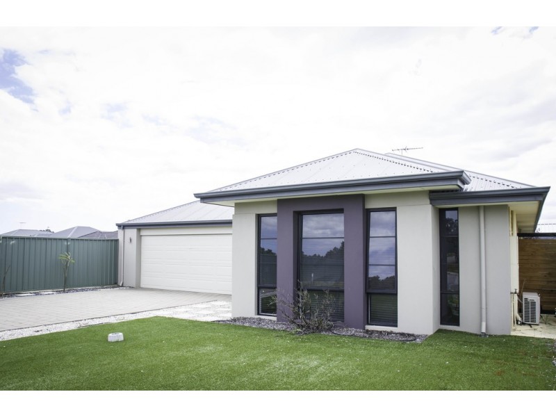 8 Ailette Elbow, Wattle Grove WA 6107