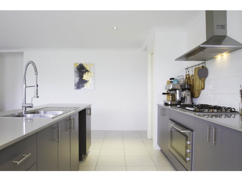 8 Ailette Elbow, Wattle Grove WA 6107