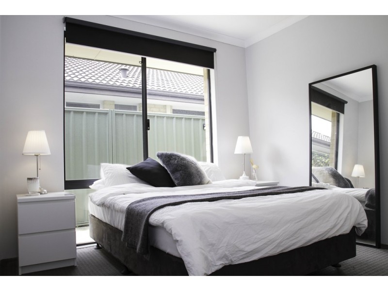 8 Ailette Elbow, Wattle Grove WA 6107