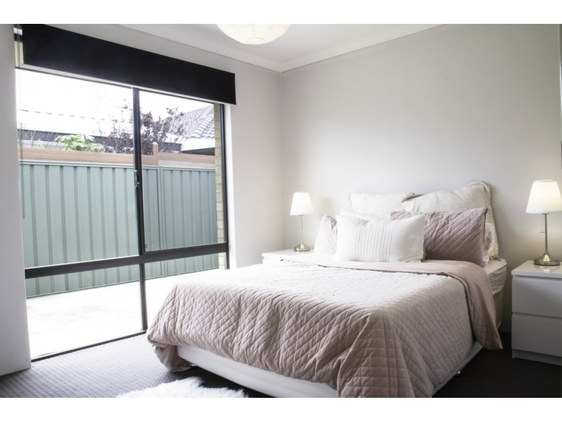 8 Ailette Elbow, Wattle Grove WA 6107