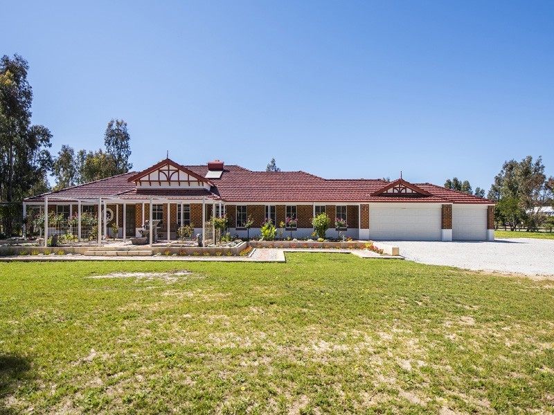 1 Fairbairn Road, Serpentine WA 6125