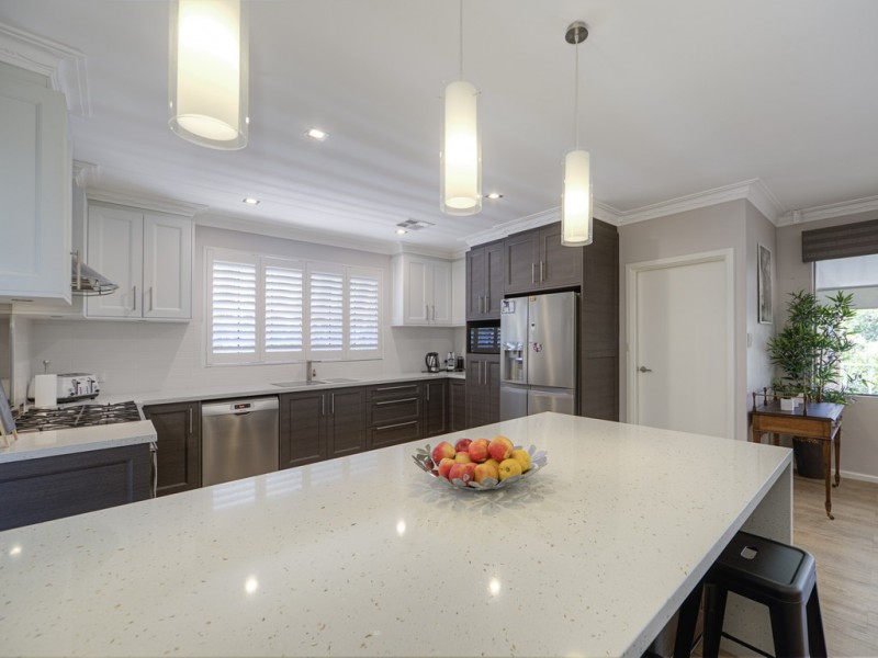 5 Vista Grove, Mount Nasura WA 6112