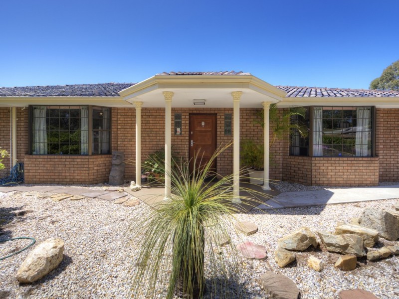 5 Vista Grove, Mount Nasura WA 6112