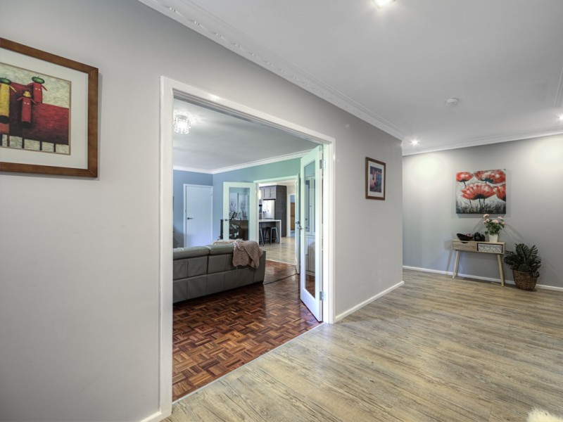 5 Vista Grove, Mount Nasura WA 6112