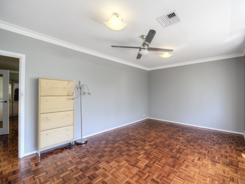 5 Vista Grove, Mount Nasura WA 6112