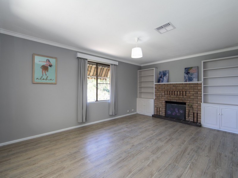 5 Vista Grove, Mount Nasura WA 6112