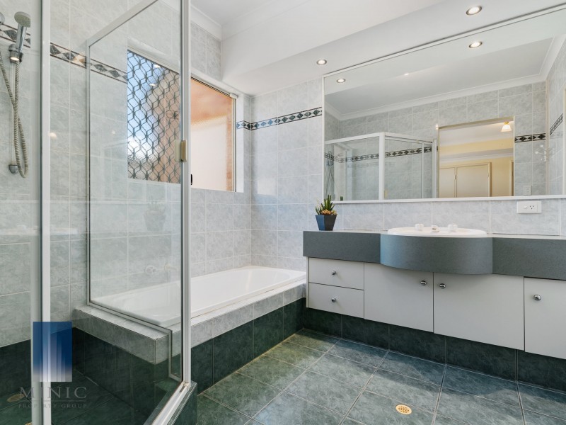 23 Davidia Lake Drive, Canning Vale WA 6155
