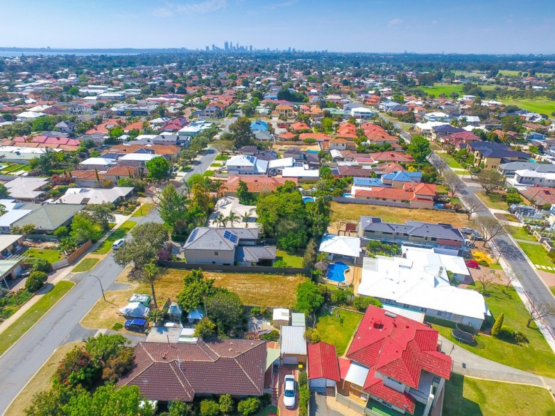 28B Klem Avenue, Salter Point WA 6152