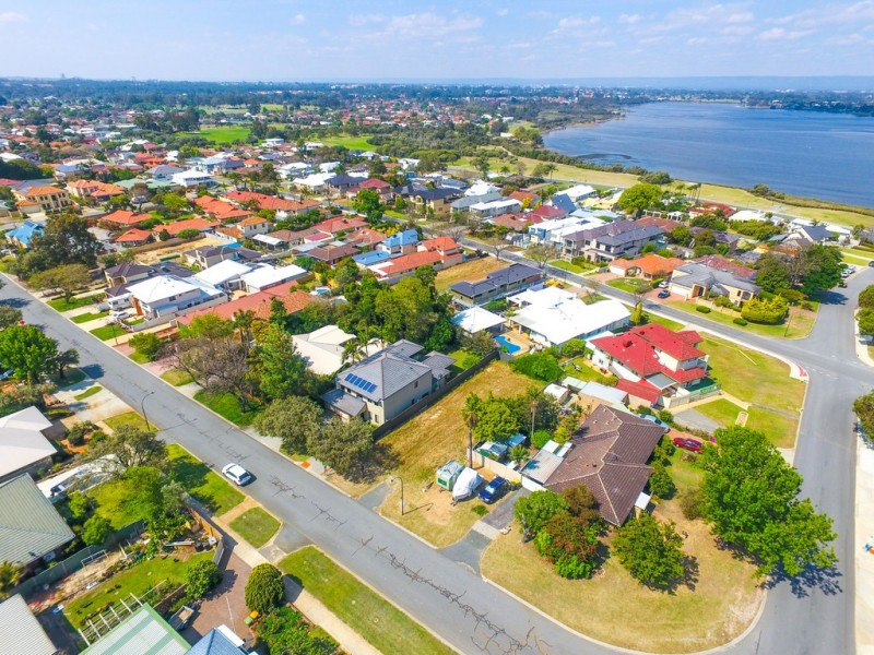 28B Klem Avenue, Salter Point WA 6152