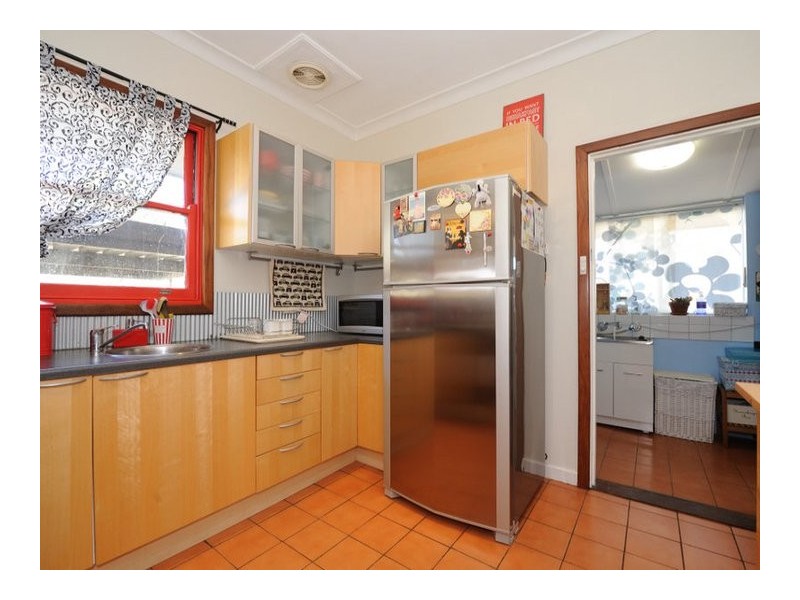 6 Parkhill Way, Wilson WA 6107