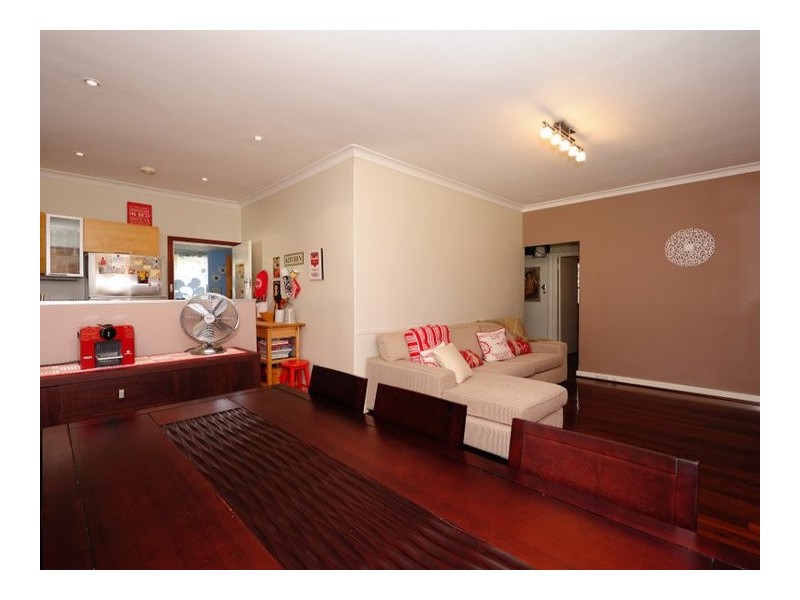 6 Parkhill Way, Wilson WA 6107