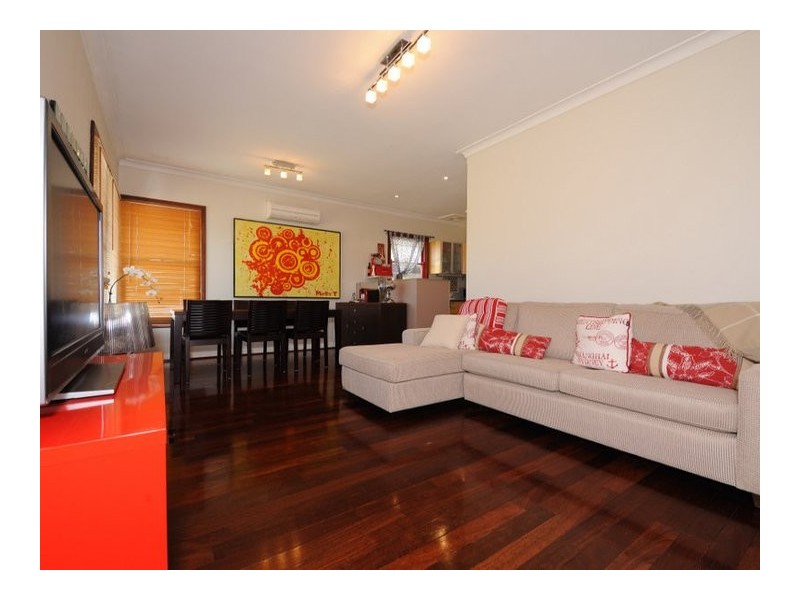 6 Parkhill Way, Wilson WA 6107