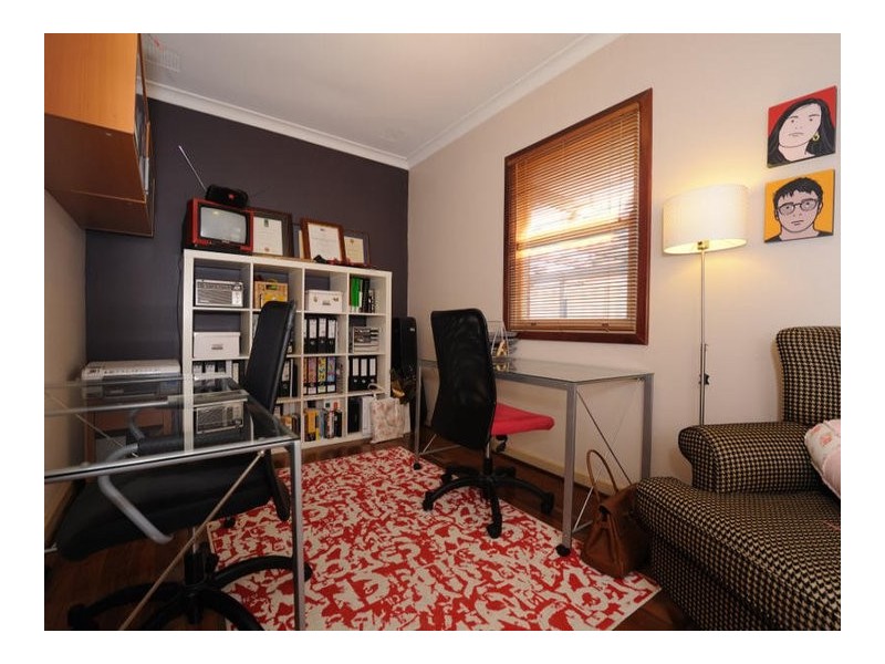 6 Parkhill Way, Wilson WA 6107