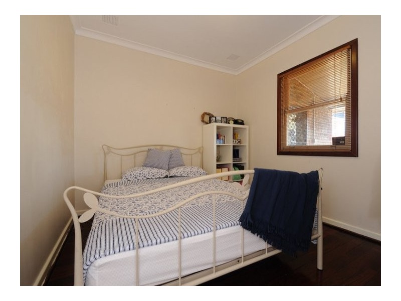 6 Parkhill Way, Wilson WA 6107