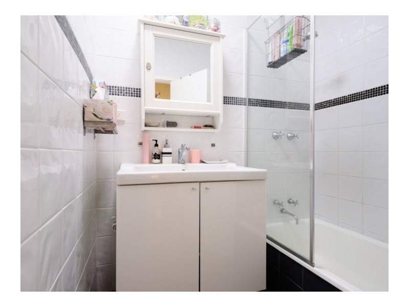 6 Parkhill Way, Wilson WA 6107