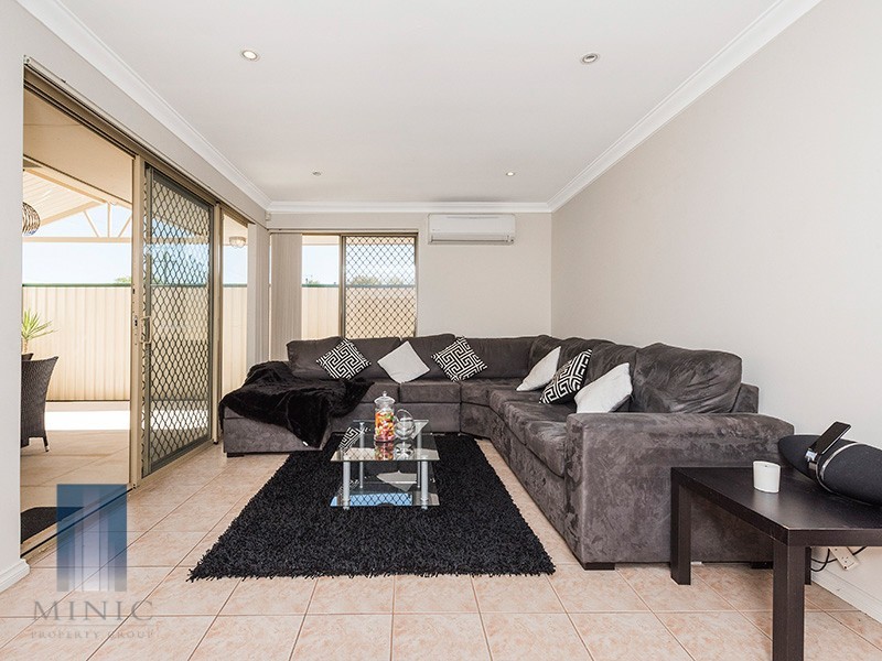2/28-30 Stockman Way, Cannington WA 6107