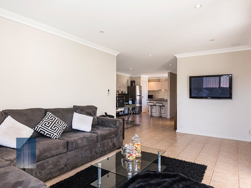 2/28-30 Stockman Way, Cannington WA 6107