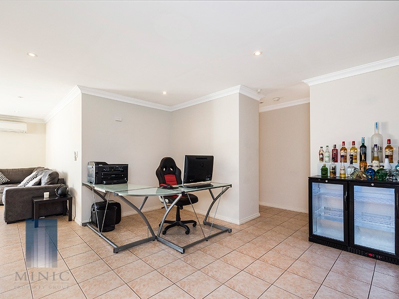 2/28-30 Stockman Way, Cannington WA 6107