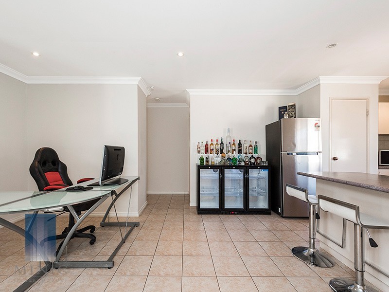 2/28-30 Stockman Way, Cannington WA 6107