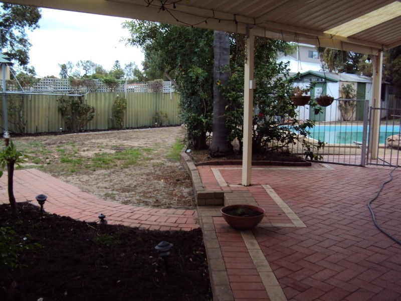 23 Parklands Square, Riverton WA 6148