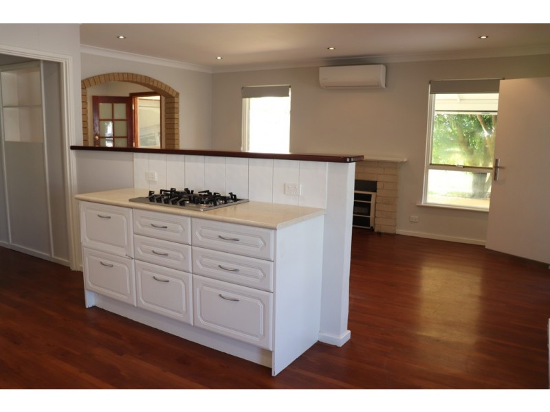 31 Vahland Avenue, Riverton WA 6148