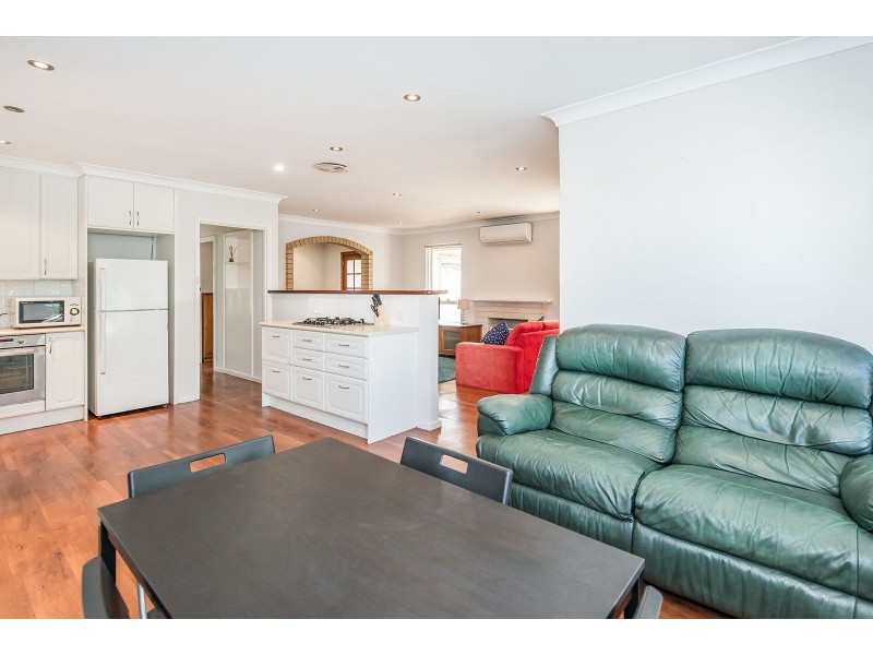 31 Vahland Avenue, Riverton WA 6148