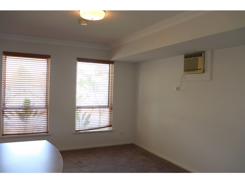 31 Vahland Avenue, Riverton WA 6148