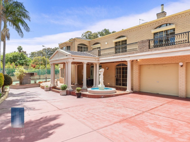 404 Lesmurdie Road, Lesmurdie WA 6076