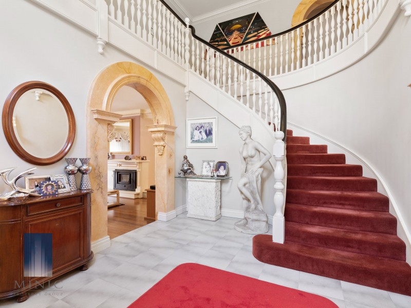 404 Lesmurdie Road, Lesmurdie WA 6076