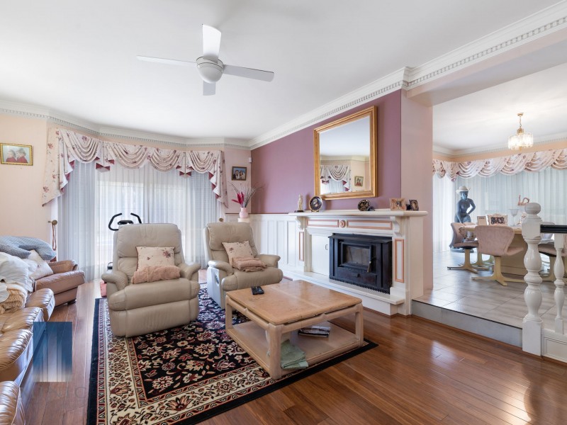 404 Lesmurdie Road, Lesmurdie WA 6076