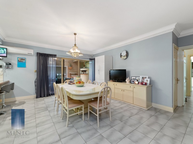 404 Lesmurdie Road, Lesmurdie WA 6076