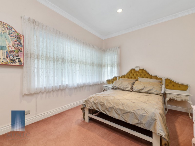 404 Lesmurdie Road, Lesmurdie WA 6076