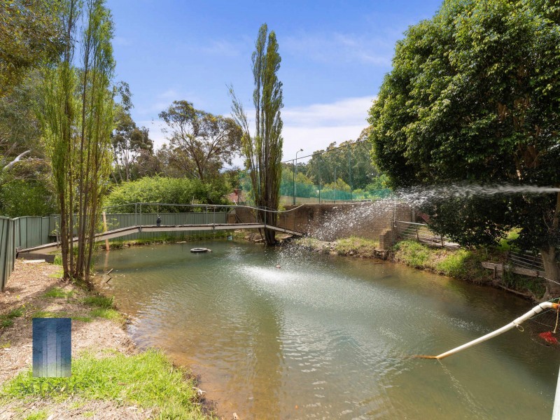 404 Lesmurdie Road, Lesmurdie WA 6076