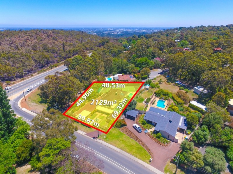 404 Lesmurdie Road, Lesmurdie WA 6076