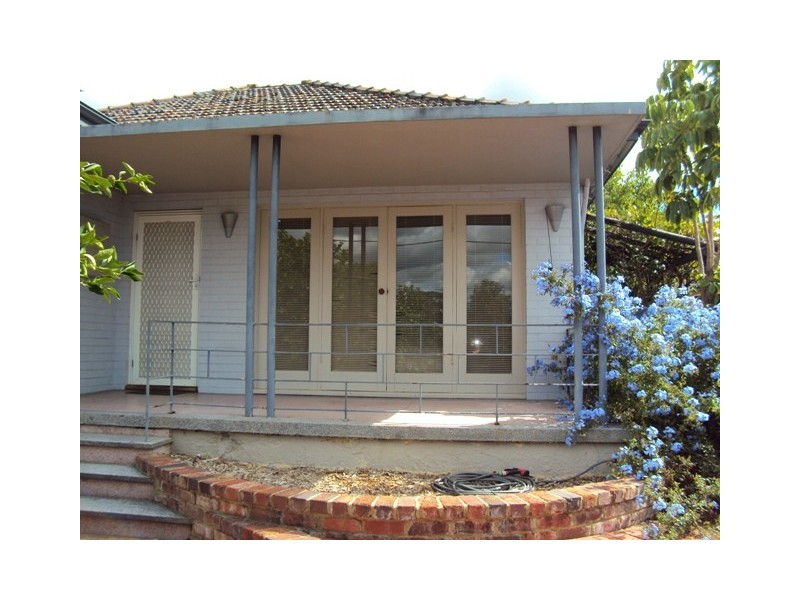 65A Walpole Street, St James WA 6102