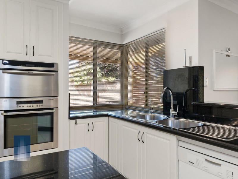 6 Westall Terrace, Leeming WA 6149