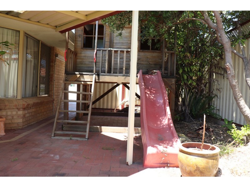 16 Meadowbrook Drive, Parkwood WA 6147