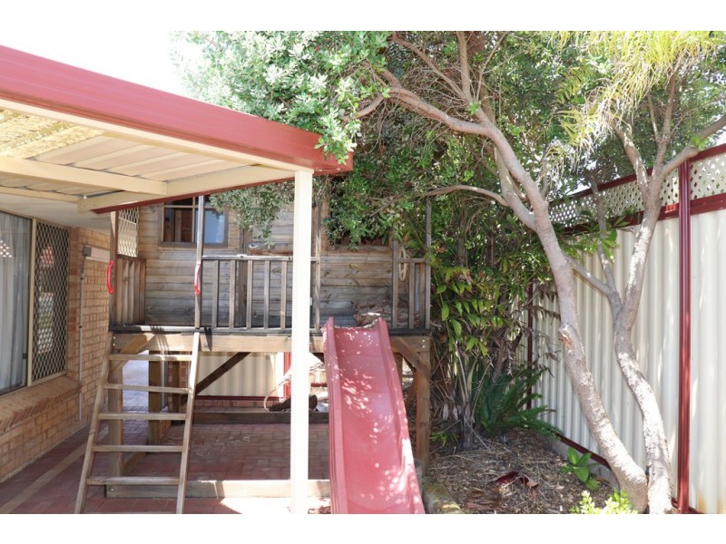 16 Meadowbrook Drive, Parkwood WA 6147