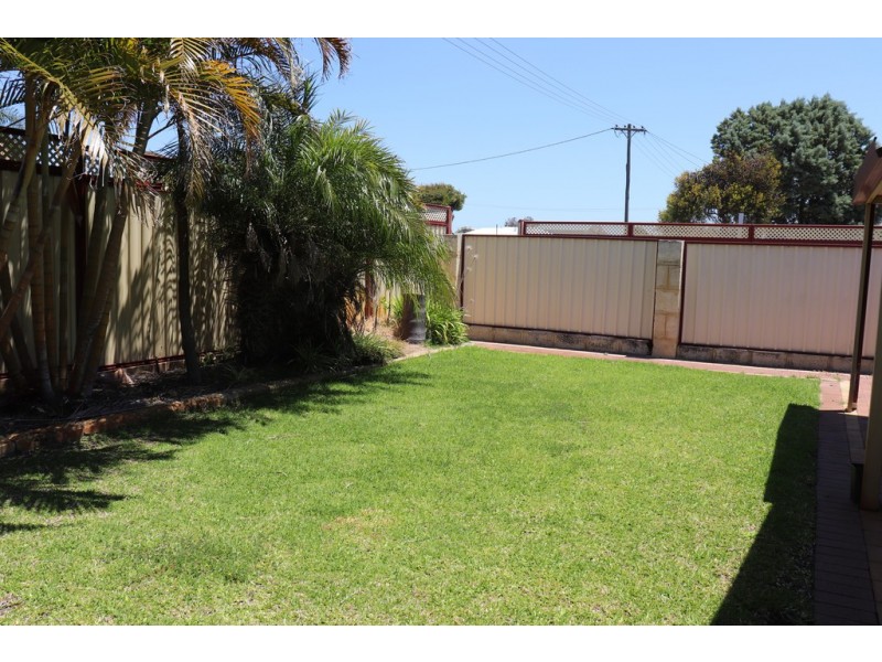 16 Meadowbrook Drive, Parkwood WA 6147