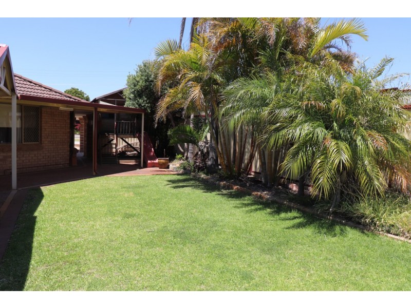 16 Meadowbrook Drive, Parkwood WA 6147