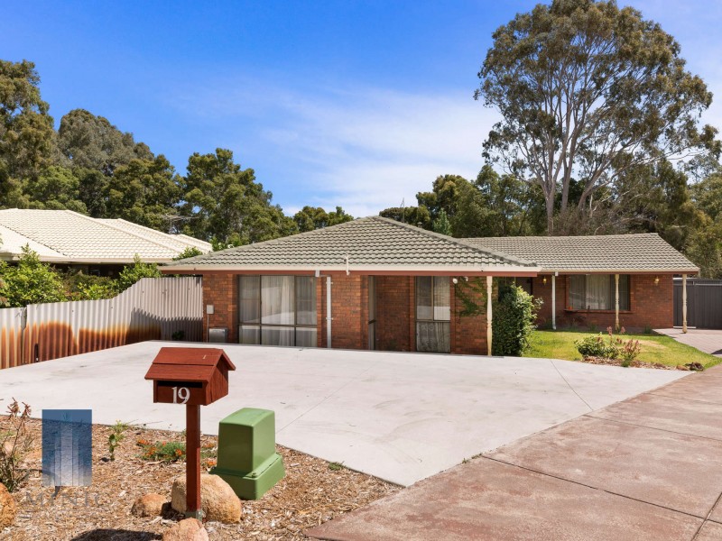 19 Doune Place, Willetton WA 6155